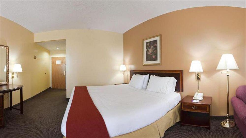 Holiday Inn Express Marshfield - Springfield Area By Ihg Ngoại thất bức ảnh