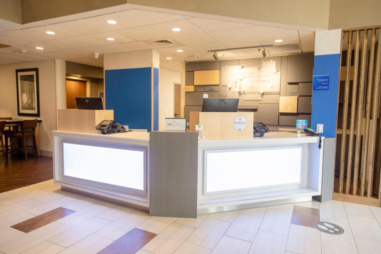 Holiday Inn Express Marshfield - Springfield Area By Ihg Ngoại thất bức ảnh