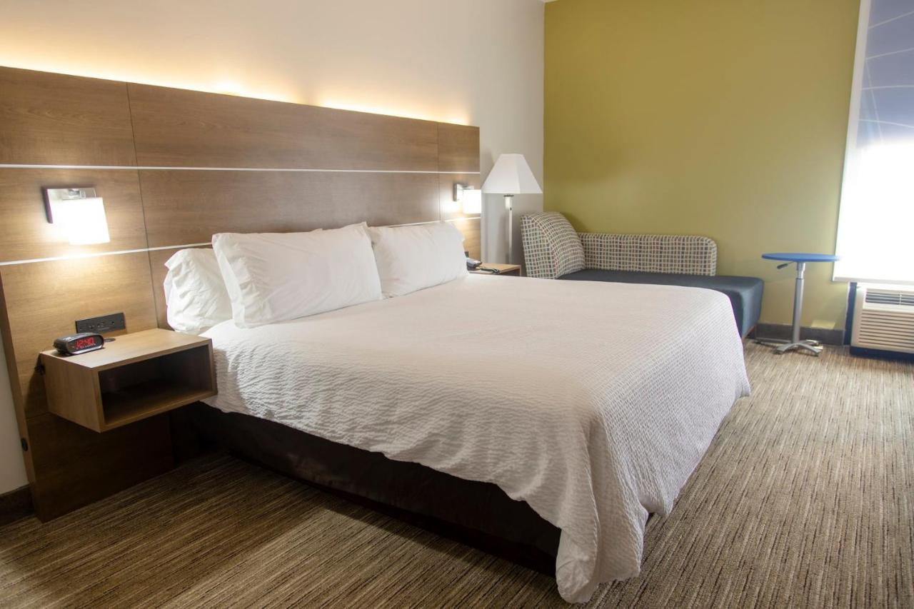 Holiday Inn Express Marshfield - Springfield Area By Ihg Ngoại thất bức ảnh