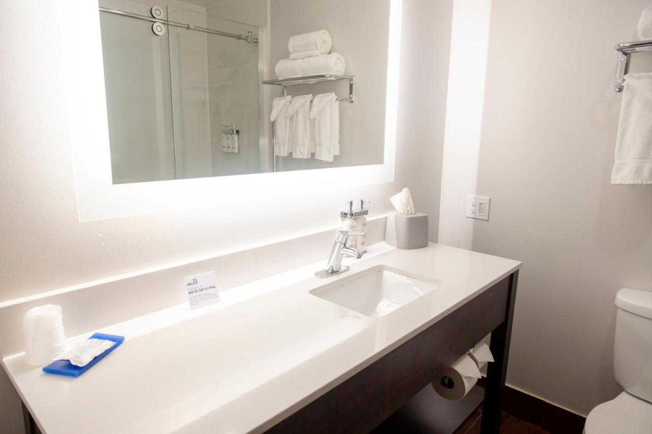 Holiday Inn Express Marshfield - Springfield Area By Ihg Ngoại thất bức ảnh
